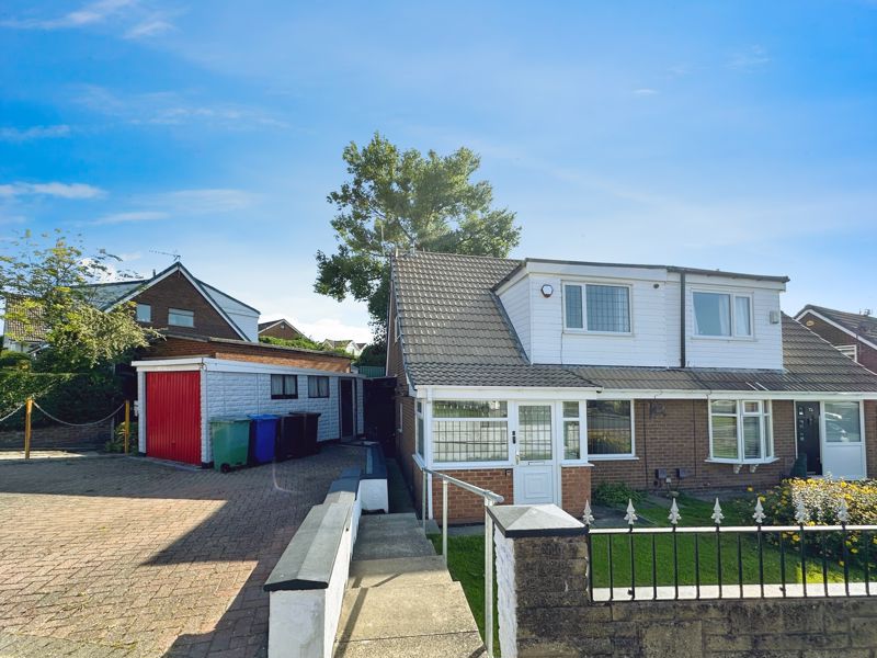 Cotswold Crescent, Bury
